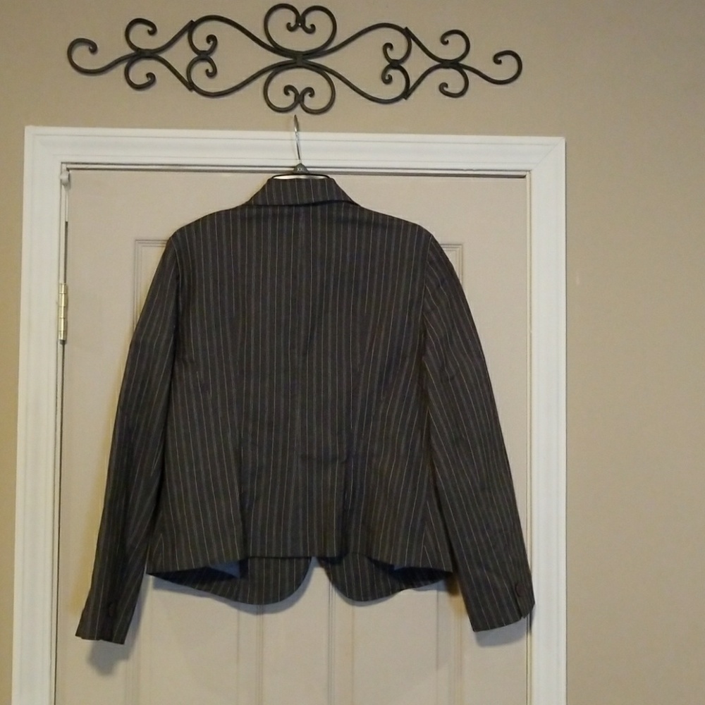 Jacket - Picture 6 of 6